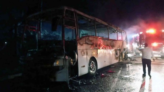 Muğla’da Faciadan Dönüldü: Yolcu Otobüsü Yandı, 38 Yolcu Kurtuldu
