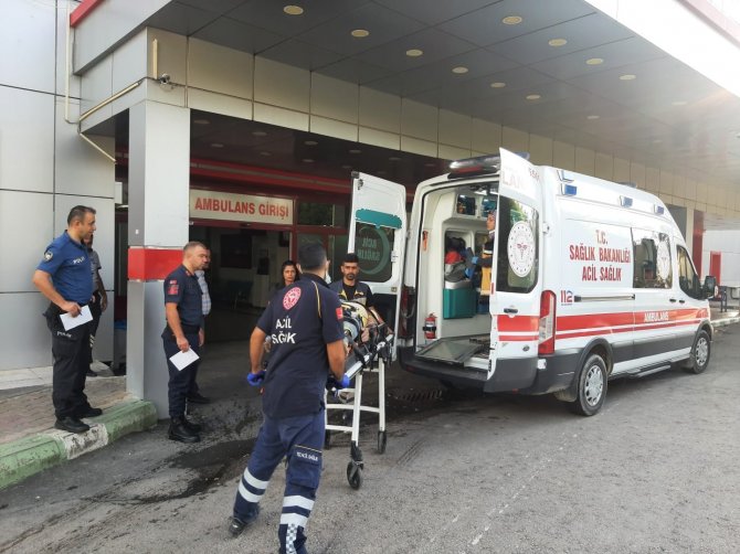 Tarım İşçilerini Taşıyan Traktör Şarampole Uçtu: 2 Ölü, 5 Yaralı