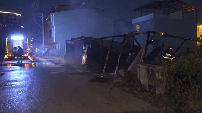Bursa’da Baraka Yangını Korkuttu