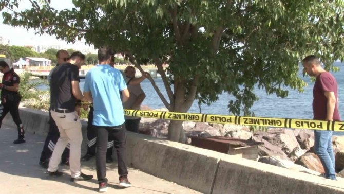Kartal Sahilde Bomba Paniği: Sas Ekipleri Çağrıldı