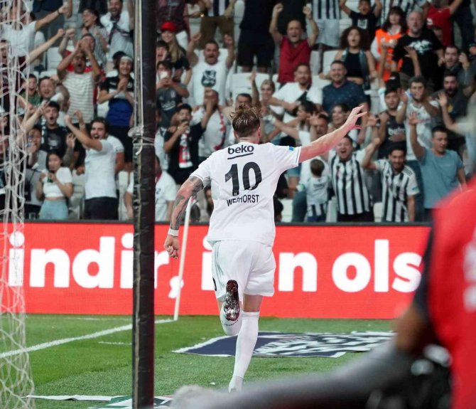 Spor Toto Süper Lig: Beşiktaş: 2 - Fatih Karagümrük: 0 (İ̇lk Yarı)
