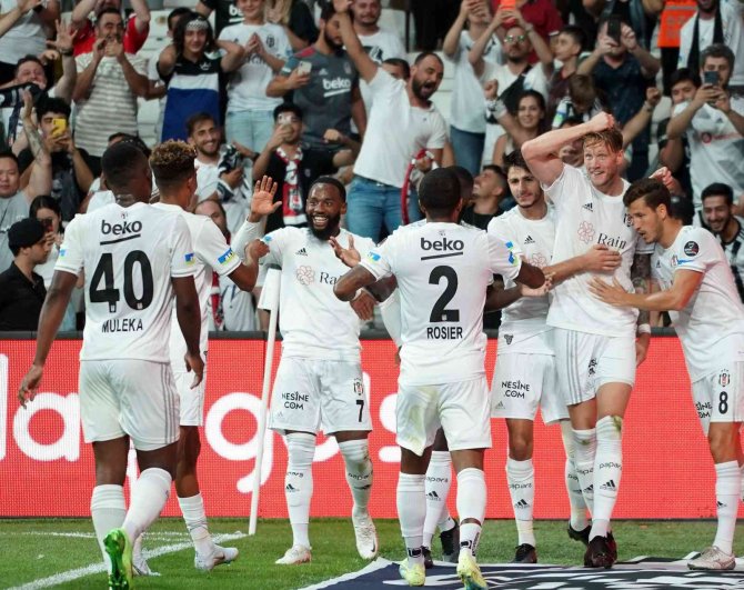 Spor Toto Süper Lig: Beşiktaş: 2 - Fatih Karagümrük: 0 (İ̇lk Yarı)