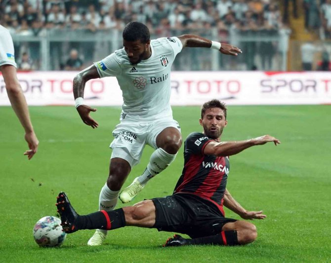 Spor Toto Süper Lig: Beşiktaş: 2 - Fatih Karagümrük: 0 (İ̇lk Yarı)