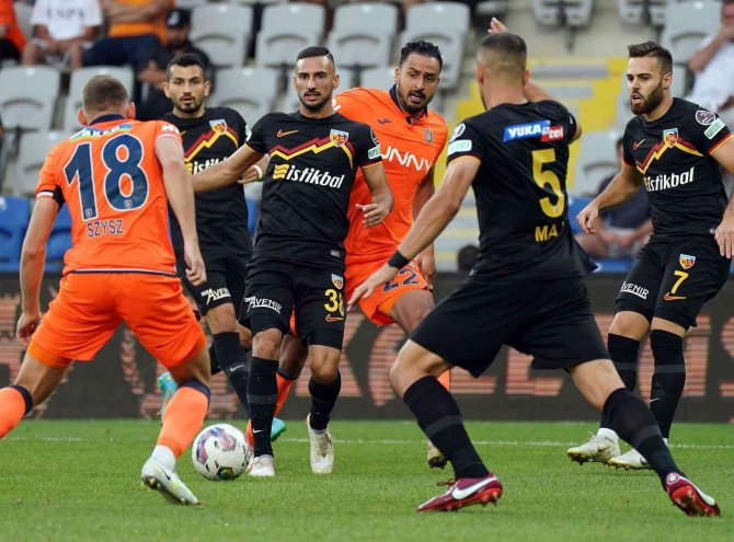 Spor Toto Süper Lig: Medipol Başakşehir: 1 - Kayserispor: 0 (Maç Devam Ediyor)