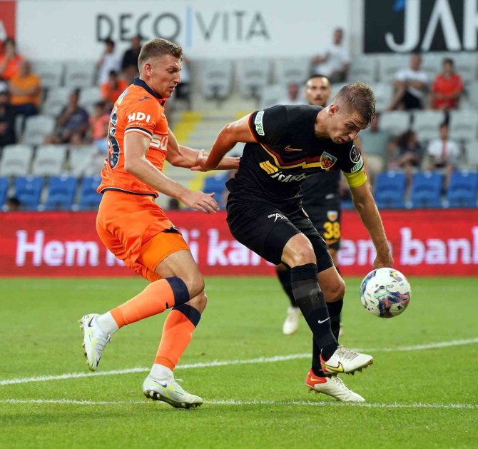 Spor Toto Süper Lig: Medipol Başakşehir: 1 - Kayserispor: 0 (İ̇lk Yarı)