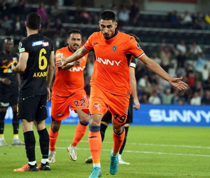 Spor Toto Süper Lig: Medipol Başakşehir: 2 - Kayserispor: 0 (Maç Sonucu)