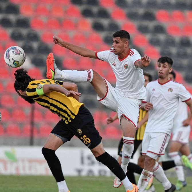Hazırlık Maçı: Turgutluspor: 2 - Aliağa Fk: 4