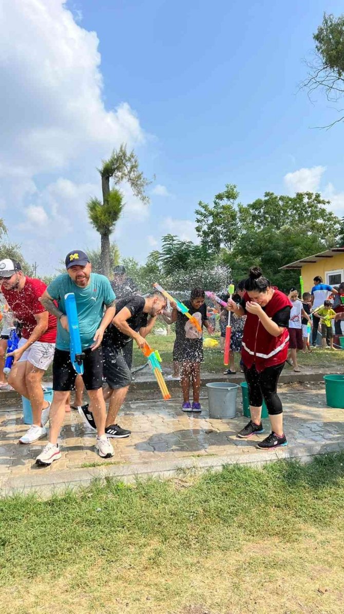 Sıcak Havaya ‘Su Savaşı’ Molası
