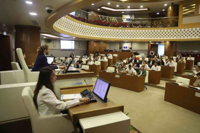 Büyükşehir Belediyesi Gençlik Meclisi Yılın Son Toplantısını Gerçekleştirdi