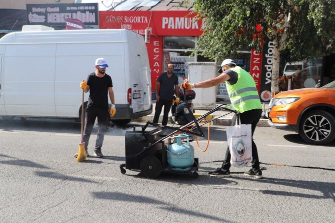 Belediyenin Asfalt Yama Çalışmaları Devam Ediyor