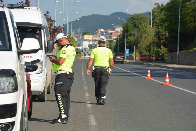 Ordu’da Sürücülere Emniyet Kemeri Uygulaması