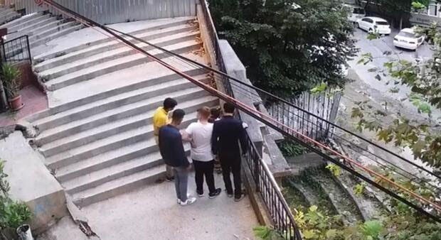 Beyoğlu’nda Bilgisayar Mühendisi Genci Gasp Eden Şahıs Yakalandı