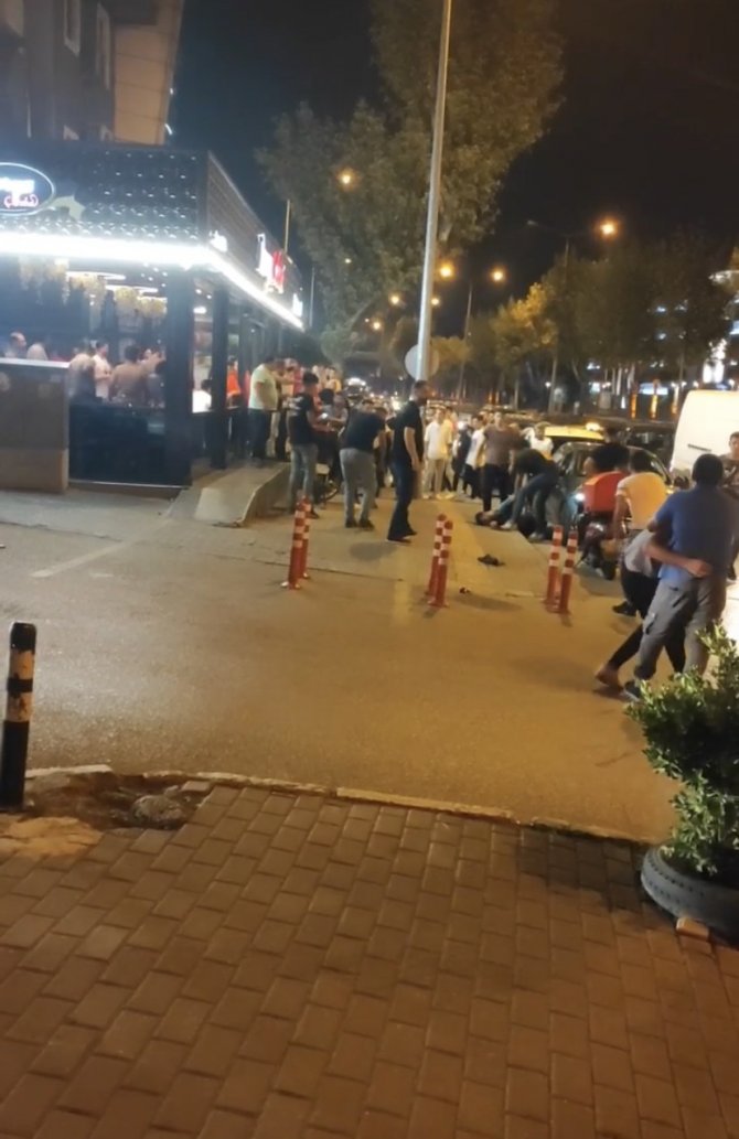 Çorbacıda Yan Bakma Kavgası Sokağa Taştı, Acımasızca Saldırdılar