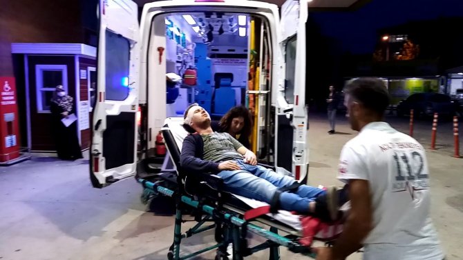 İ̇negöl’de Alacak Verecek Kavgası: Baba Ve 2 Oğlu Yaralandı