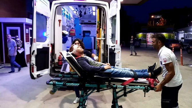 İ̇negöl’de Alacak Verecek Kavgası: Baba Ve 2 Oğlu Yaralandı