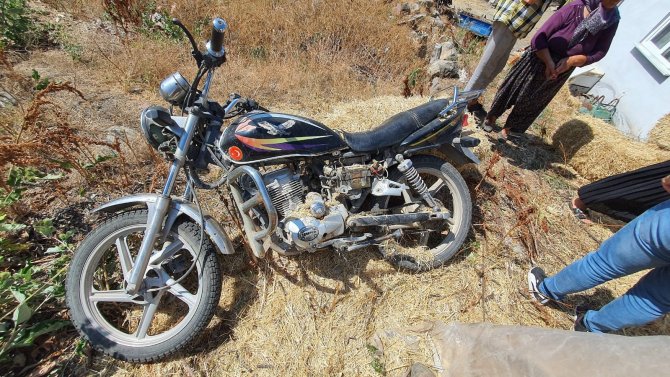 Çalıntı Motosiklet 10 Gün Sonra Saman Balyalarının Arasında Bulundu