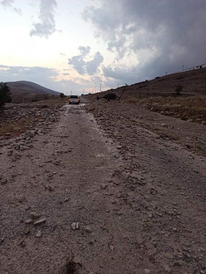Korkuteli’deki Şiddetli Yağış, Yaylalarda Sele Neden Oldu