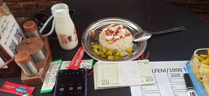 Bin Tl Ödüllü Pilav Yeme Yarışması Renkli Görüntülere Sahne Oldu