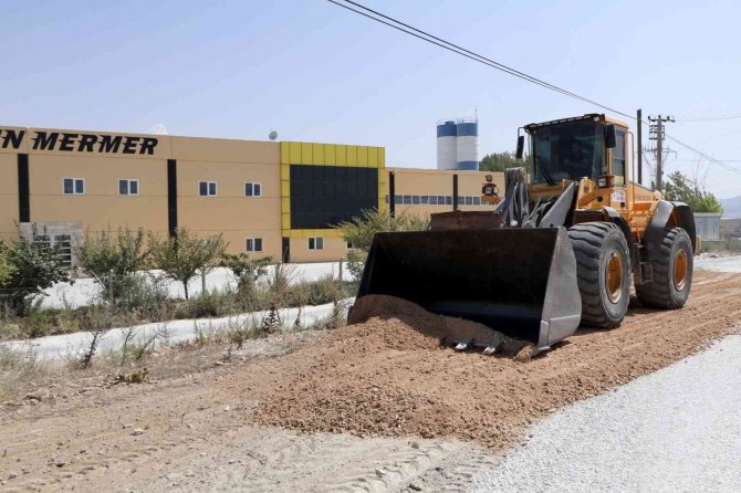 Honaz’da Yol Çalışmaları Aralıksız Sürüyor