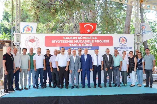 Salkım Güvesiyle Mücadele Tarla Gününde Anlatıldı