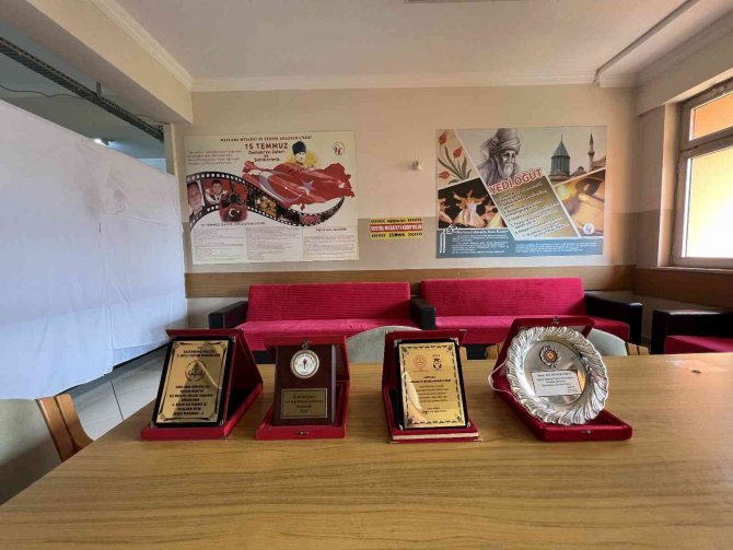 Bu Okul Türkiye’nin En Girişimci Meslek Lisesi Seçildi