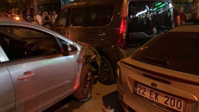 Alkollü Sürücü Park Halindeki Araçlara Çarptı: 1 Yaralı