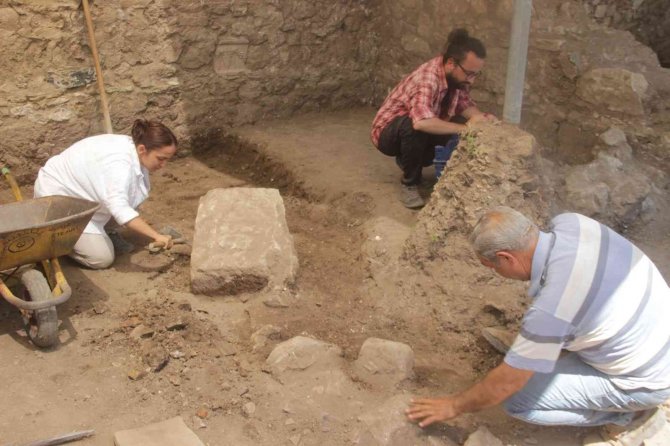 Antandors Antik Kentinde 2 Bin 350 Yıllık Kibele Heykeli Bulundu