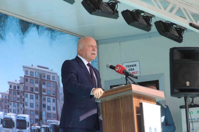 Vali Memiş: “Türkiye Otobüs Ve Kamyon Üretiminde Dünya Birincisi”