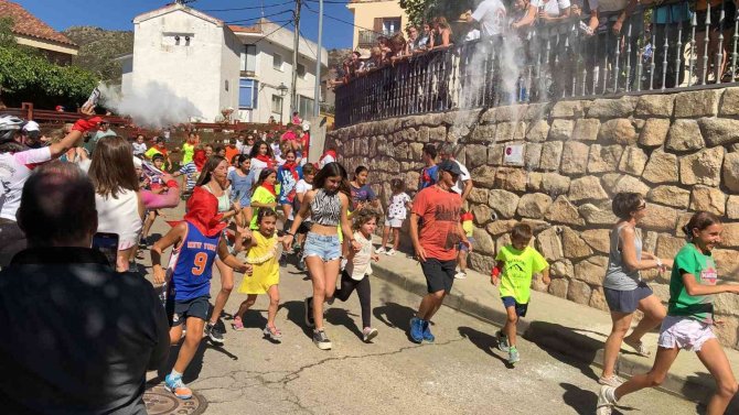 İ̇spanya’da Hayvan Dostu Boğa Koşusu