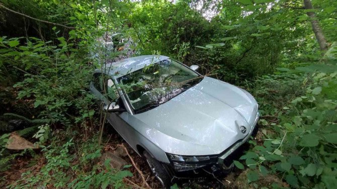 Kastamonu’da Otomobil Şarampole Yuvarlandı: 1 Yaralı