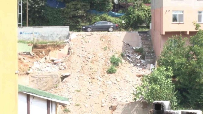 Beykoz’da Evini Kentsel Dönüşüme Veren Vatandaş: ‘Bir An Önce Evlerimize Kavuşmak İstiyoruz, Evlerini Boşaltmayanlar Sebebiyle Mağduruz’