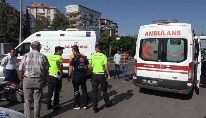 Otomobil İle Motosiklet Çarpıştı: 2 Yaralı