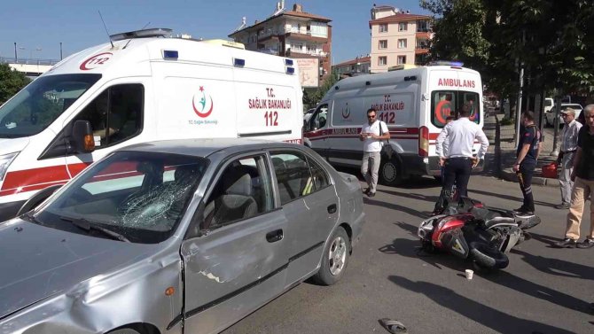 Otomobil İle Motosiklet Çarpıştı: 2 Yaralı