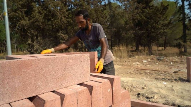 Konyaaltı’nda Yol Ve Kaldırımlara Kış Bakımı