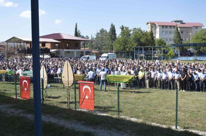 Muğla’daki Kazada Hayatını Kaybeden 4 Kişi Burdur’da Toprağa Verildi