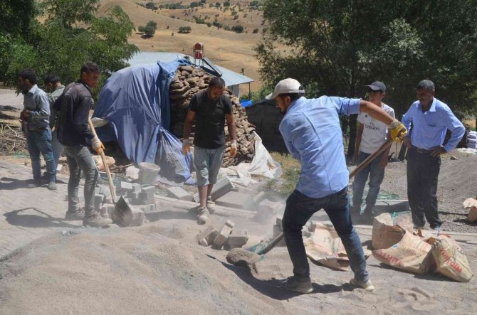 Muş’ta 210 Köy Yolu 64 Milyon Liralık Yatırımla Yenileniyor