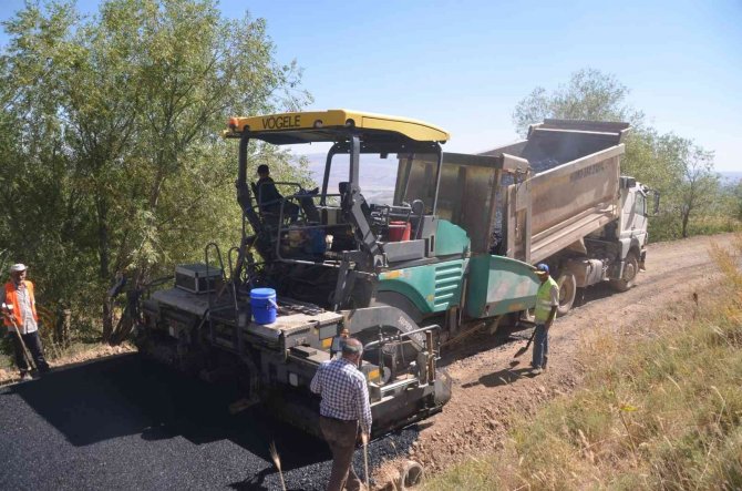 Muş’ta 210 Köy Yolu 64 Milyon Liralık Yatırımla Yenileniyor