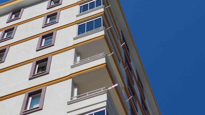 Samsun’da 7. Katın Balkonundan Düşen 1,5 Yaşındaki Çocuk Hayatını Kaybetti