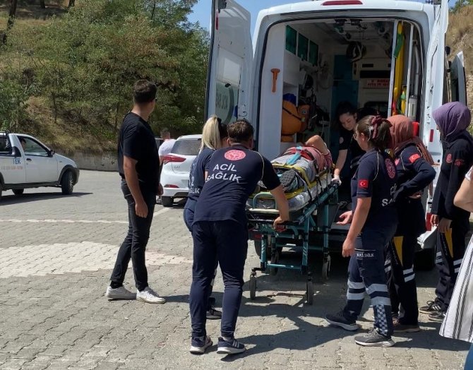 Gezmek İçin Çıktığı Boyabat Kalesi’nden Düşen Şahıs Yaralandı