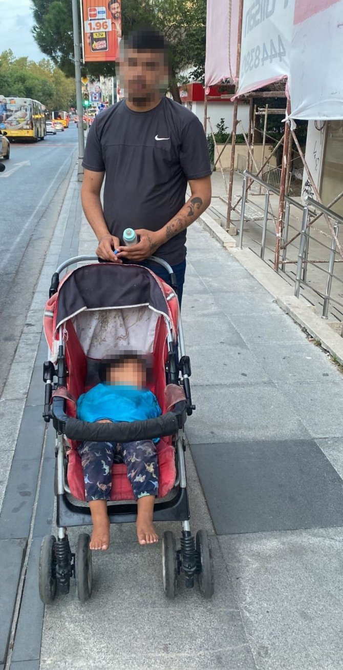 Beşiktaş’ta Öz Çocuğuyla Dilenen Baba Yakalandı