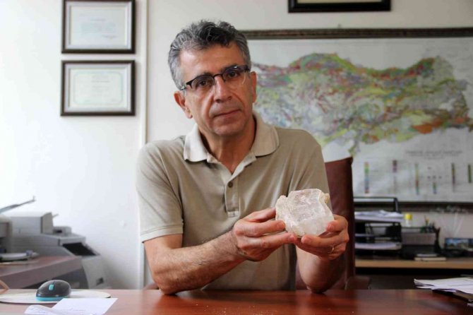 Dünyadaki En İyi Tuz Tektoniği Yapılarından Birisi Sivas’ta