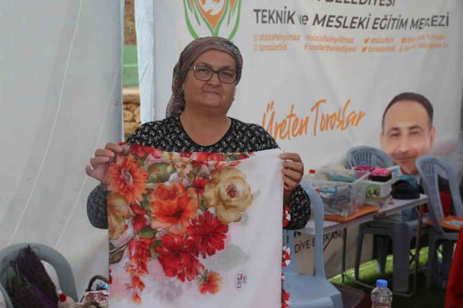 Toroslar’da İğne Oyaları Beğeni Topladı