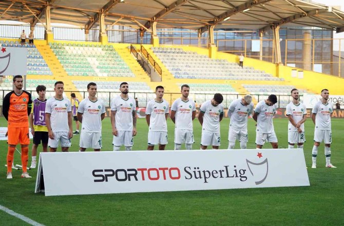 Spor Toto Süper Lig: İ̇stanbulspor: 0 - Konyaspor: 2 (İ̇lk Yarı)