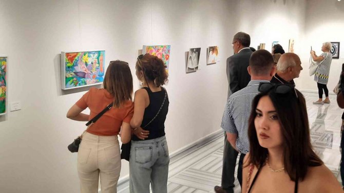 Beyoğlu’nda Türkiye-kore Dostluk Sanat Sergisi Açıldı