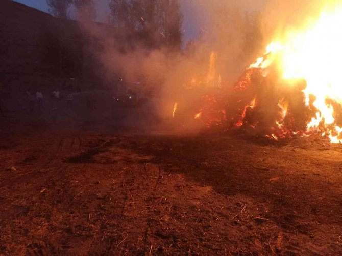 Başkale’de 5 Bin Bağ Ot Yandı