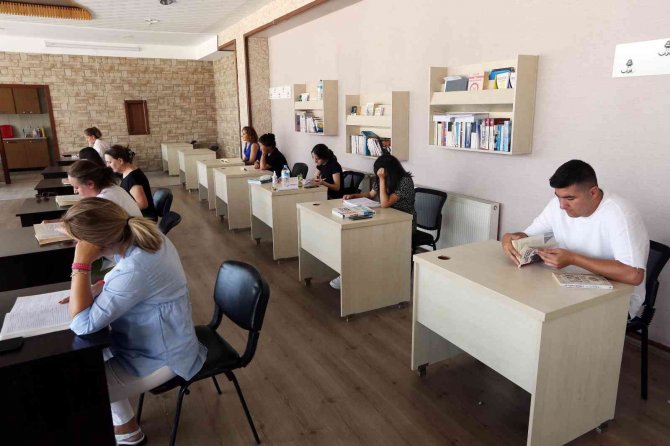 Yenimahalle Kütüphanelerine Yoğun İlgi