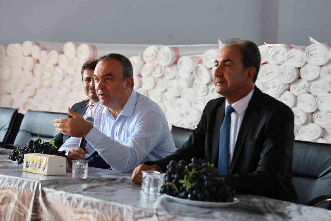 Kilis’te Üzüm Üreticilerine Kurutmalık Desteği