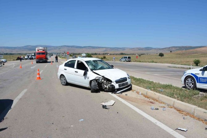 Otomobille Çarpışan Elektrikli Mopetin Sürücüsü Hayatını Kaybetti