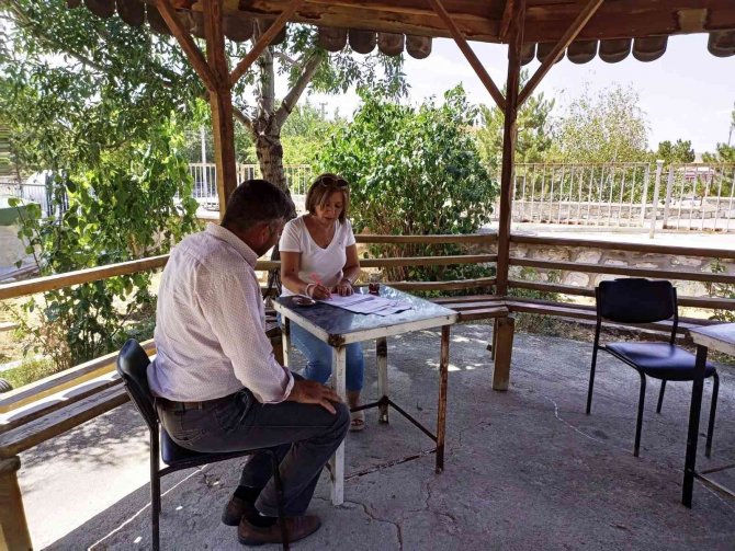 Altıntaş’ta Buğday Üreticileri İle Anket Çalışması