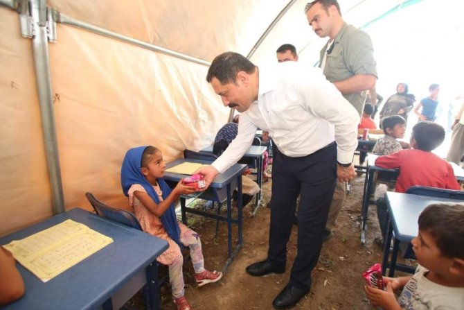 Amasya’da Mevsimlik Tarım İşçilerinin Çocuklarına Çadırda Kur’an Eğitimi